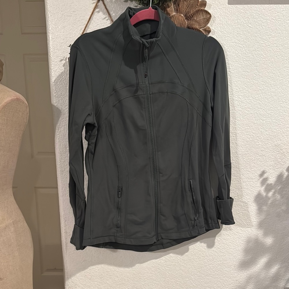 Lululemon define jacket size 12